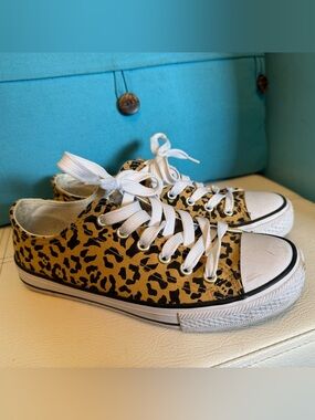 TOP Moda Leopard Print Canvas Sneakers in Tan and Black